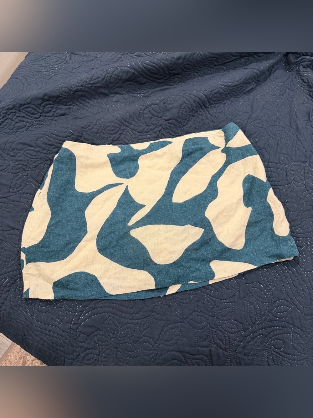 Abercrombie & Fitch Scarlett Mid Rise Teal and Cream Abstract Mini Skort Medium
